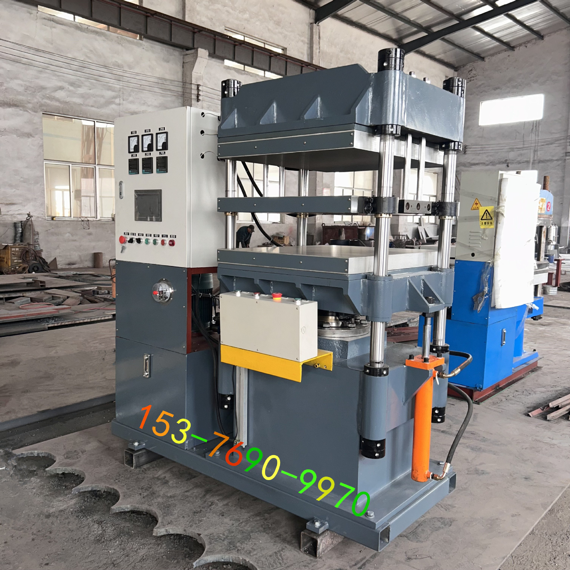 厂家供50T平板硫化机  电加热复合材料模压机  四柱式多层热压机