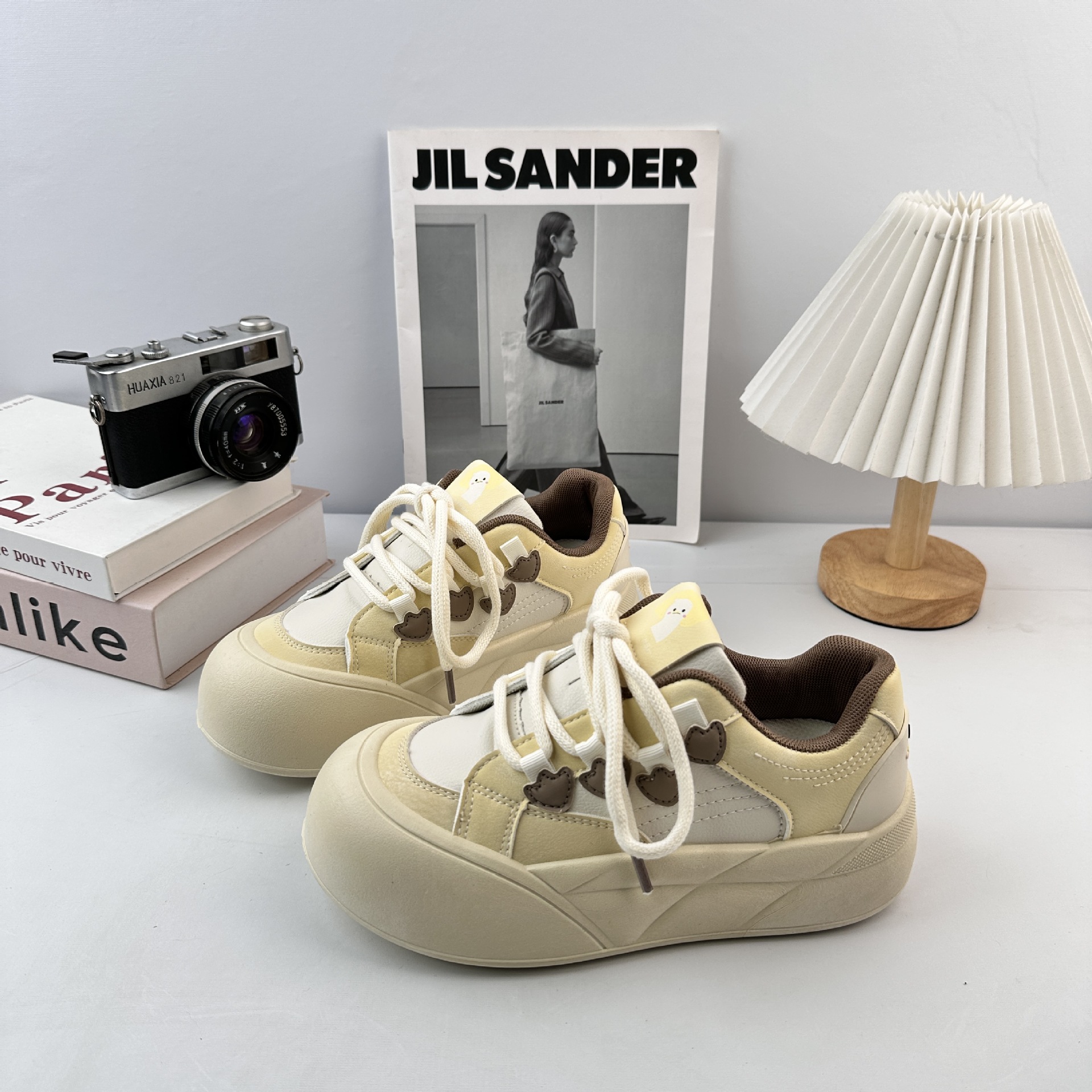 Yuanbo versátil zapatos de lona casuales de fondo grueso para mujeres 2025 nuevo primavera y otoño versátil zapatos de pan de nicho casuales