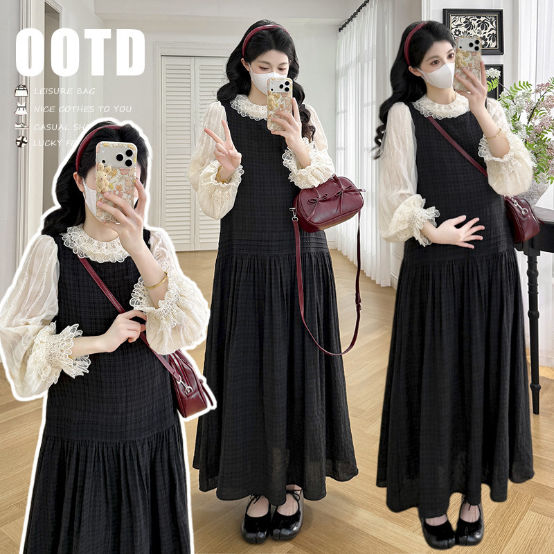 In-Stock Maternity Wear: New Spring Plaid Long Dress Paired with a Stylish Lace Shirt Maternity Set