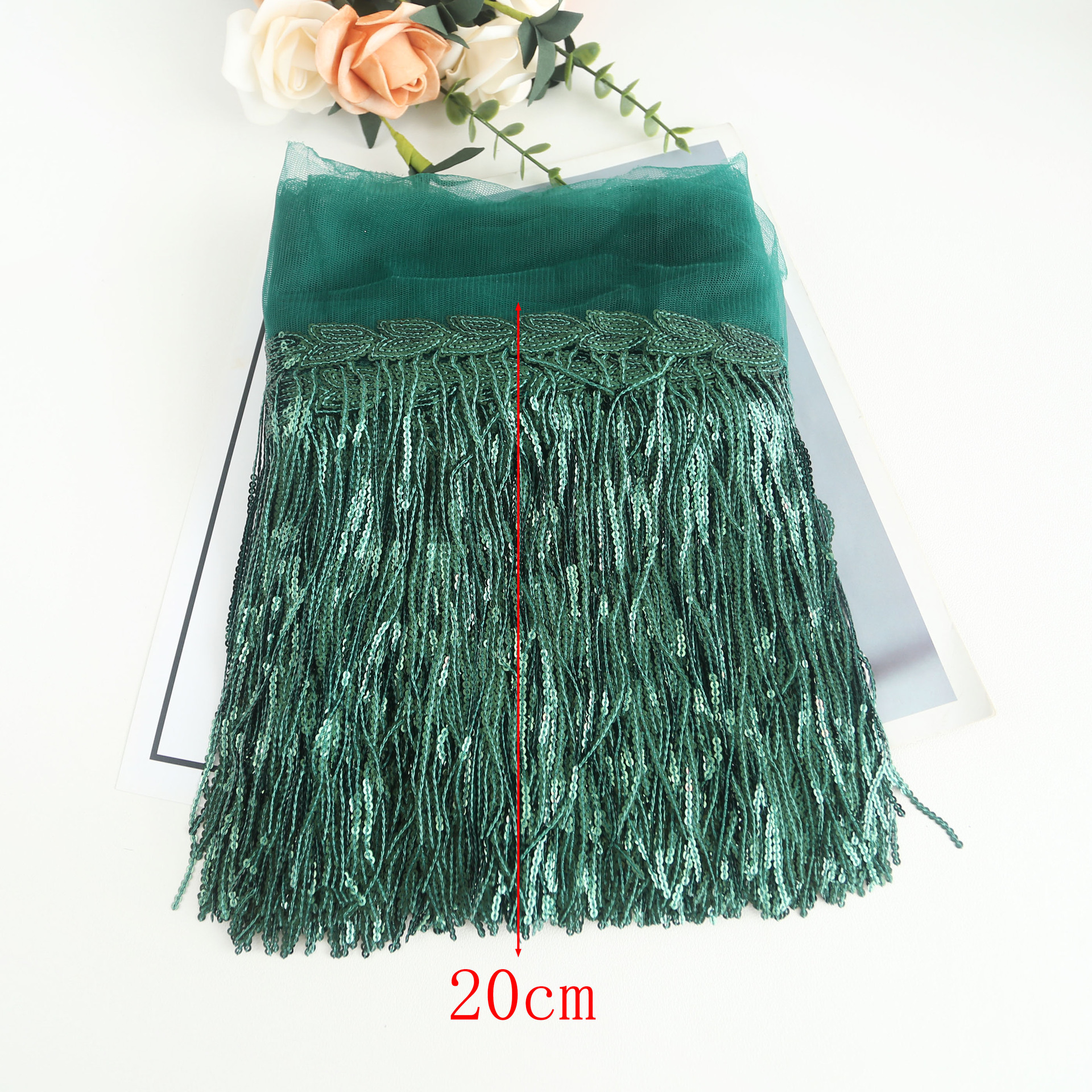 Flecos de lentejuelas láser de 20 cm en stock al por mayor del fabricante, borlas de flecos de lentejuelas para decoración de cortinas y ropa de baile DIY.