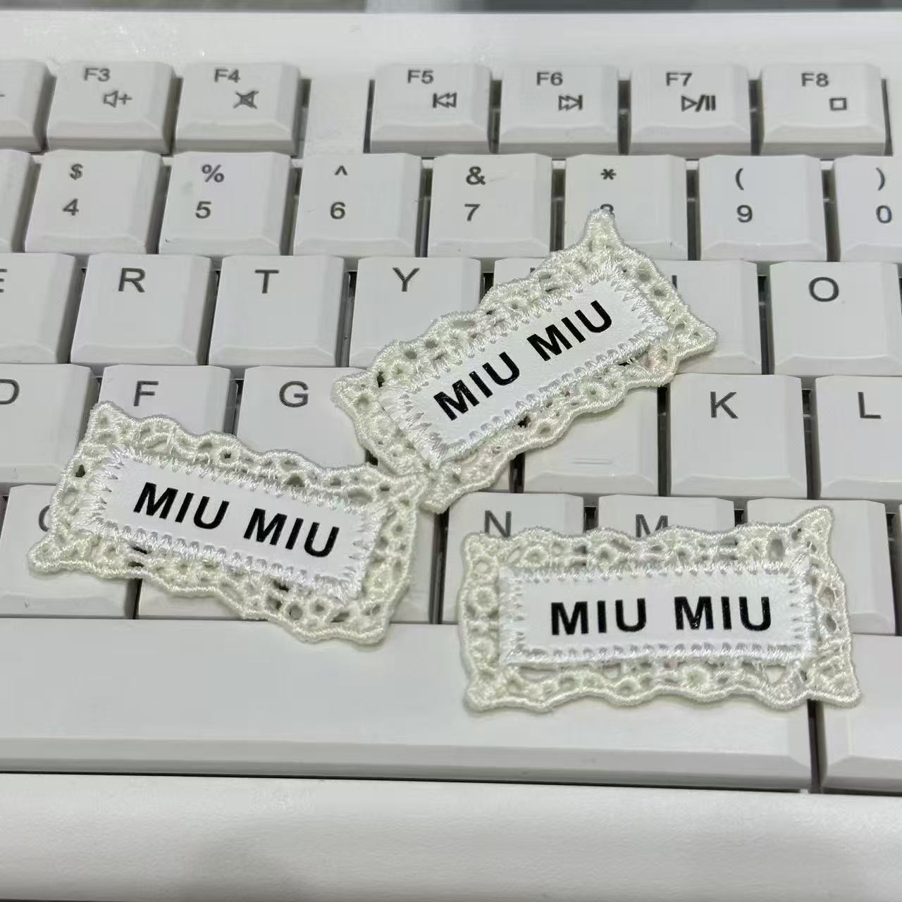 2025 Autumn New Style English Woven Label Lace-Edged Embroidered Patch Clothing Accessories DIY Accessories Shoes Hats Bags
