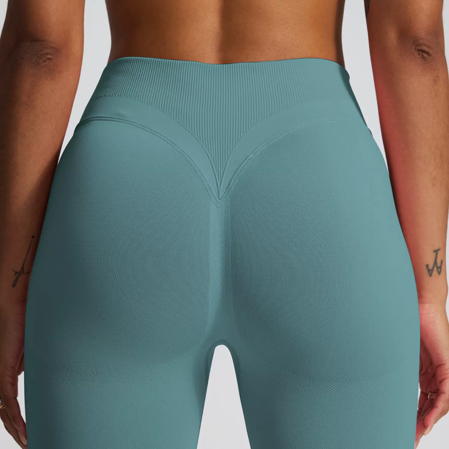 跨境高腰提臀蜜桃臀无缝运动风瑜伽裤女外穿大码健身紧身长裤欧美