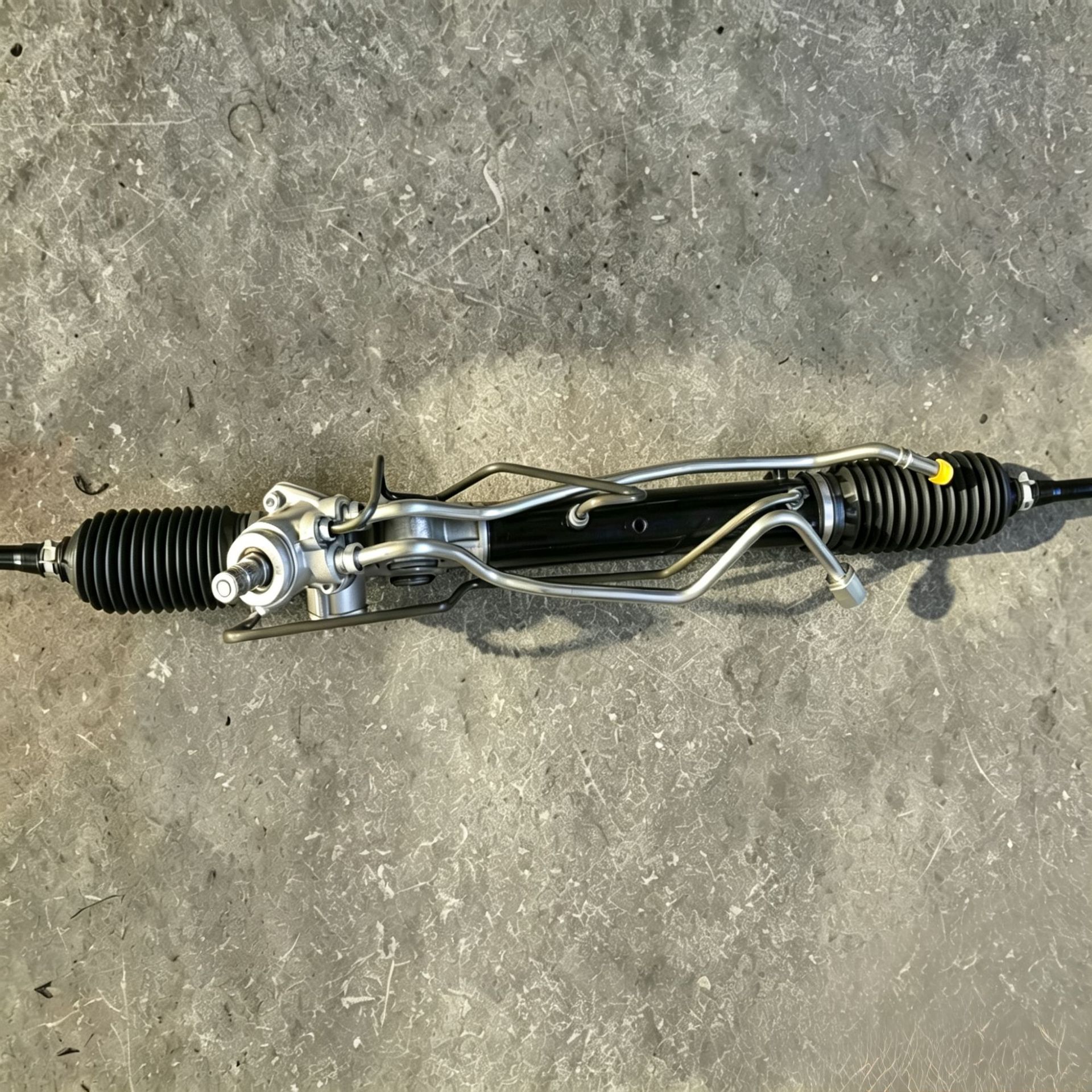 Bl8D-32-110A B25D-32-110A Suitable for Familia Car Parts Steering Gear