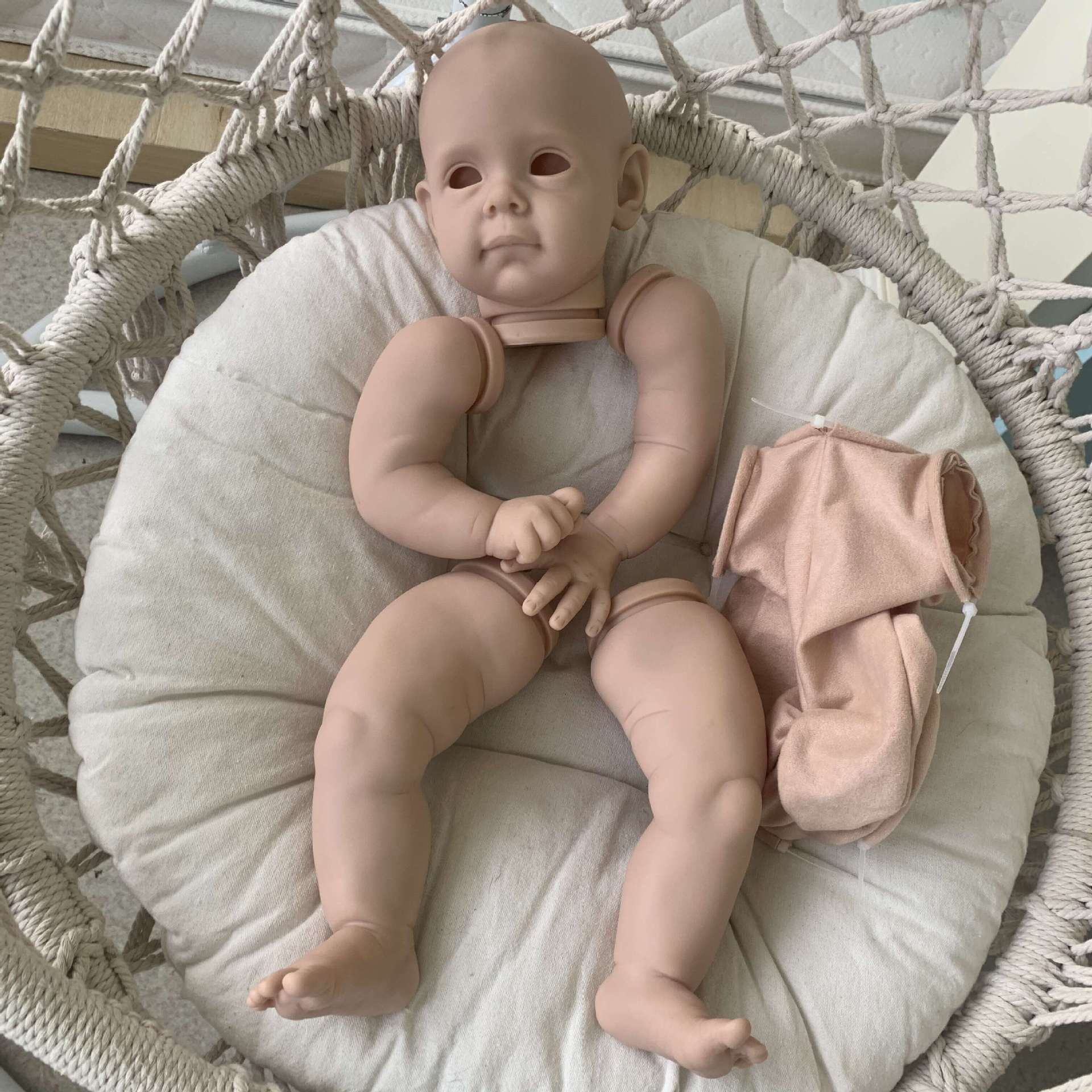 24 pulgadas renacer muñeca kit Maggi simulación bebé renacido muñeca molde