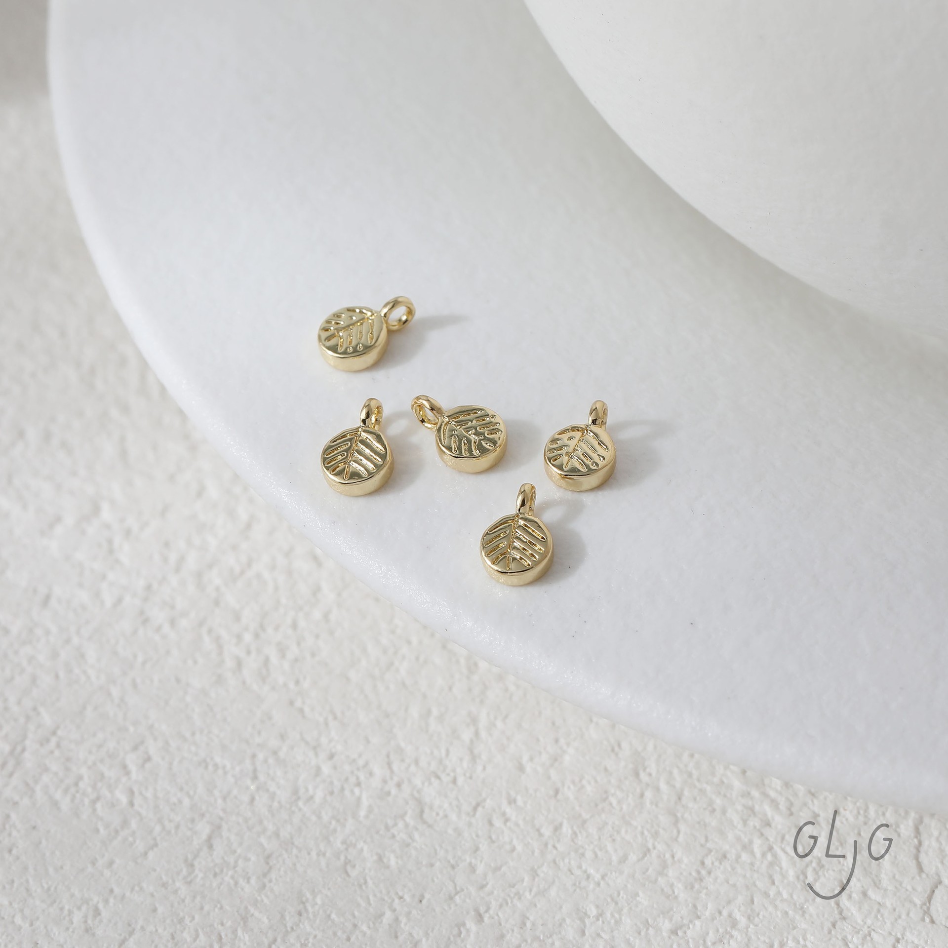 Small size 14K gold 1 piece