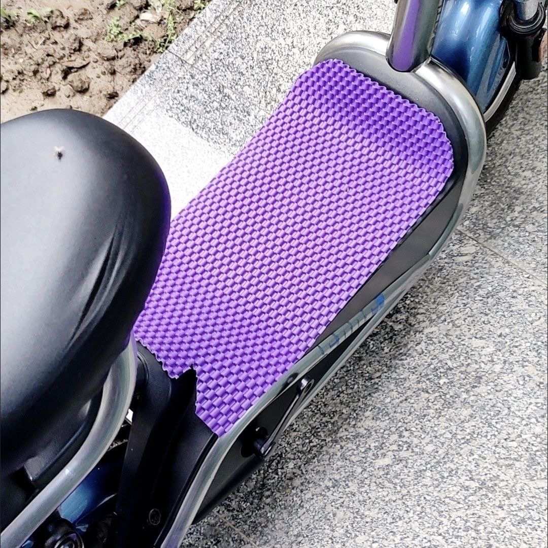Car and truck floor mats for driver and passenger, can be cut to fit, universal for electric three-wheel and four-wheel vehicles, waterproof, wear-resistant, and non-slip