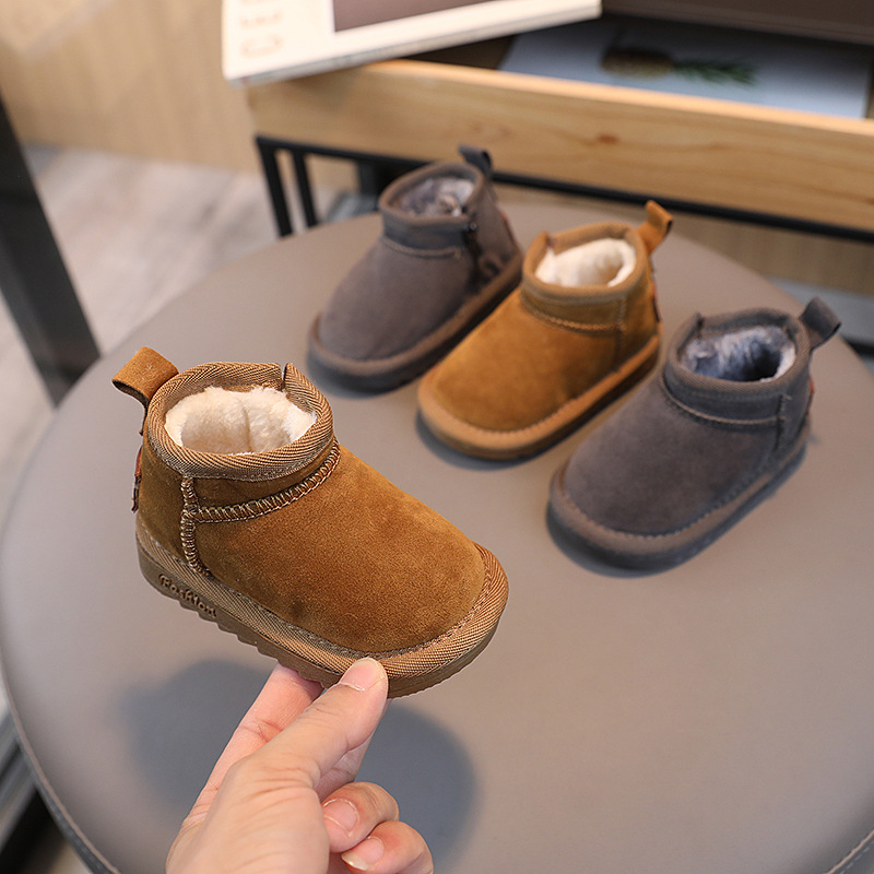 A generation of winter New snow cotton 1-2 years old infant soft bottom toddler shoes padded short boots men's and women's treasure cotton 0