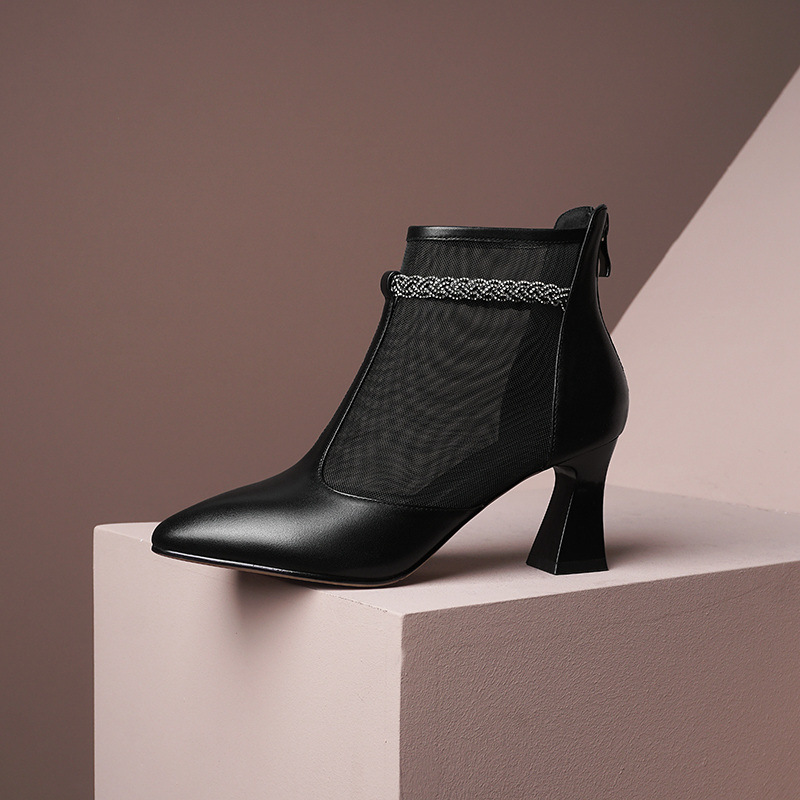 Boot ngắn nữ da bò cao gót lưới rỗng mùa xuân hè — Màu đen