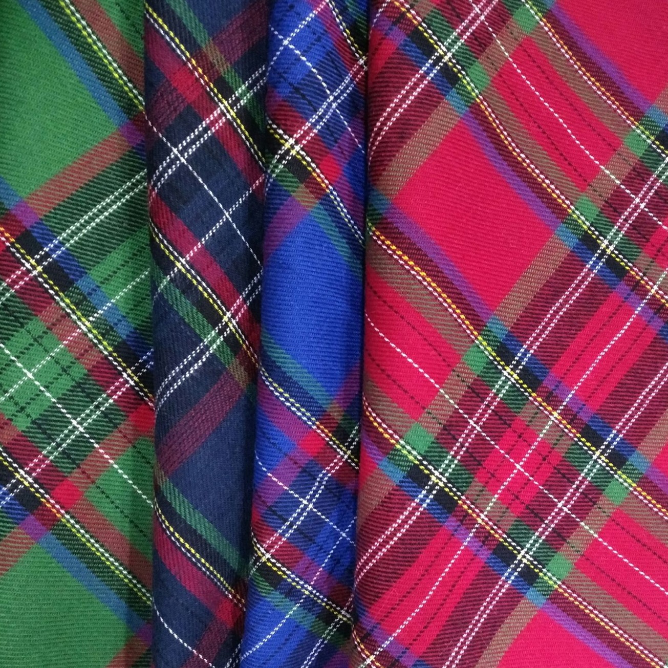 现货供应40支全棉格子面料 纯棉色织格子布衬衫面料 色织格子布