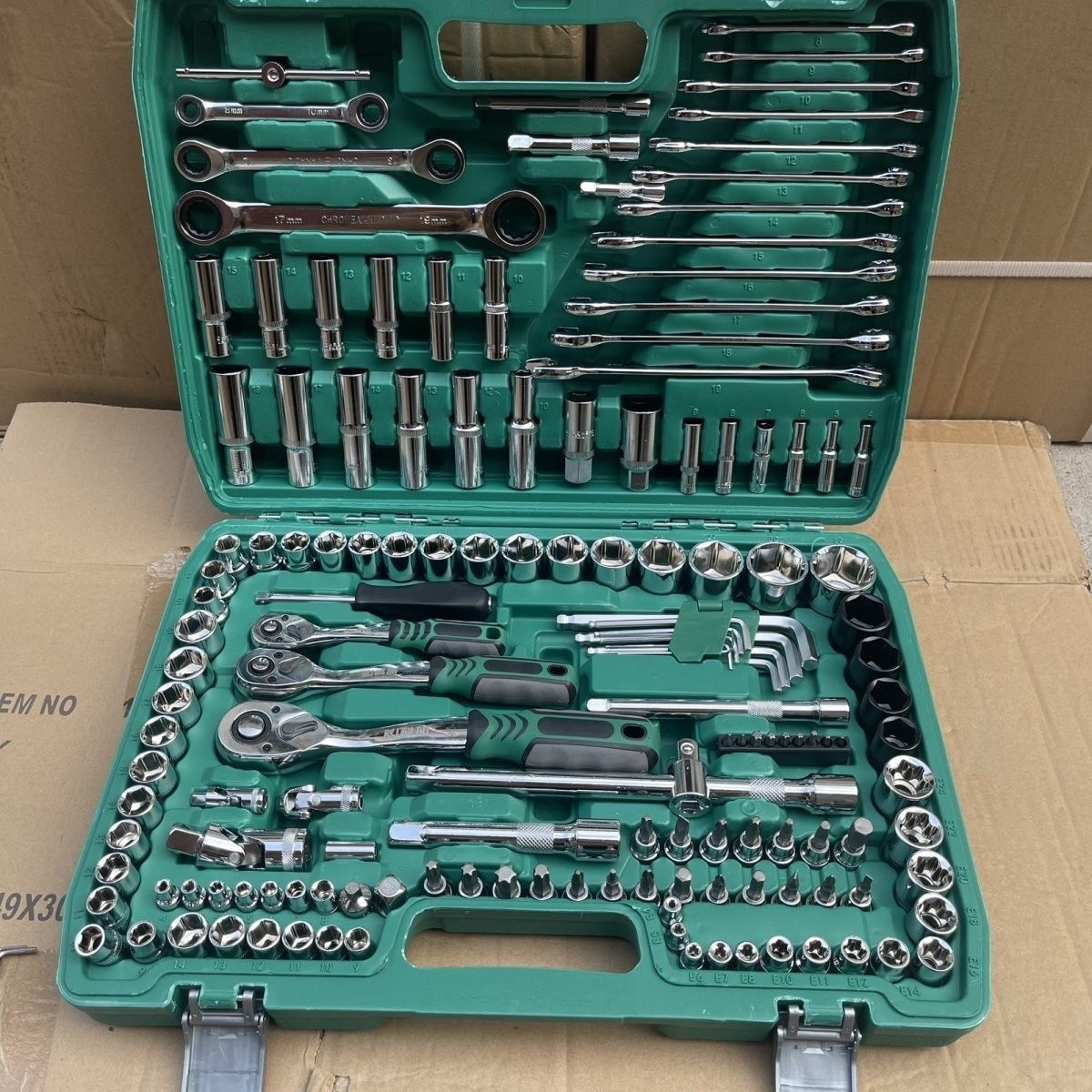 European Craftsmanship 216-Piece Socket Wrench Set, Comprehensive Home Auto Repair and Car Maintenance Kit, Ratchet Quick Wrench
