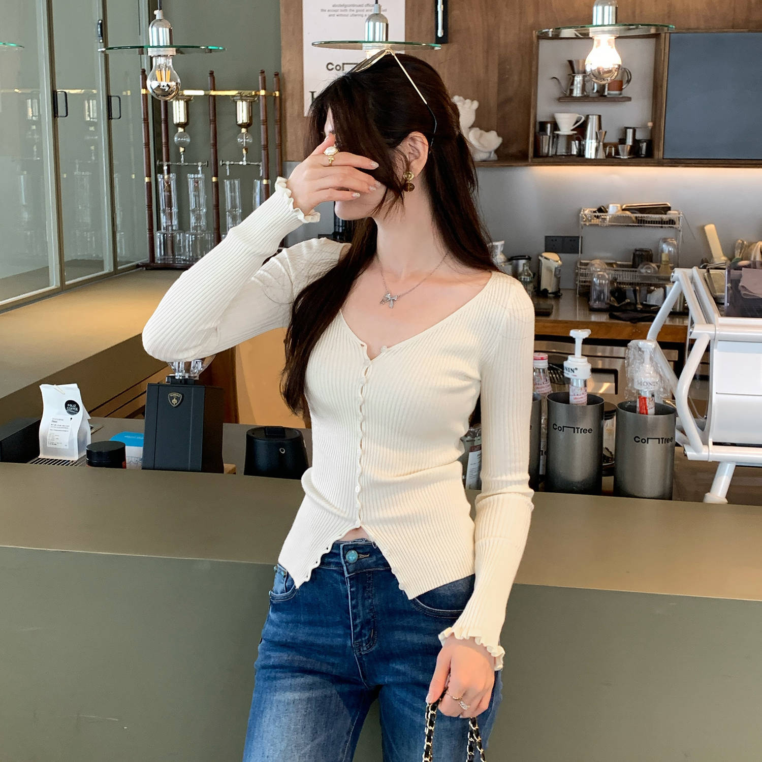 法式温柔气质v领长袖针织开衫女2025秋季新款薄款修身显瘦短上衣