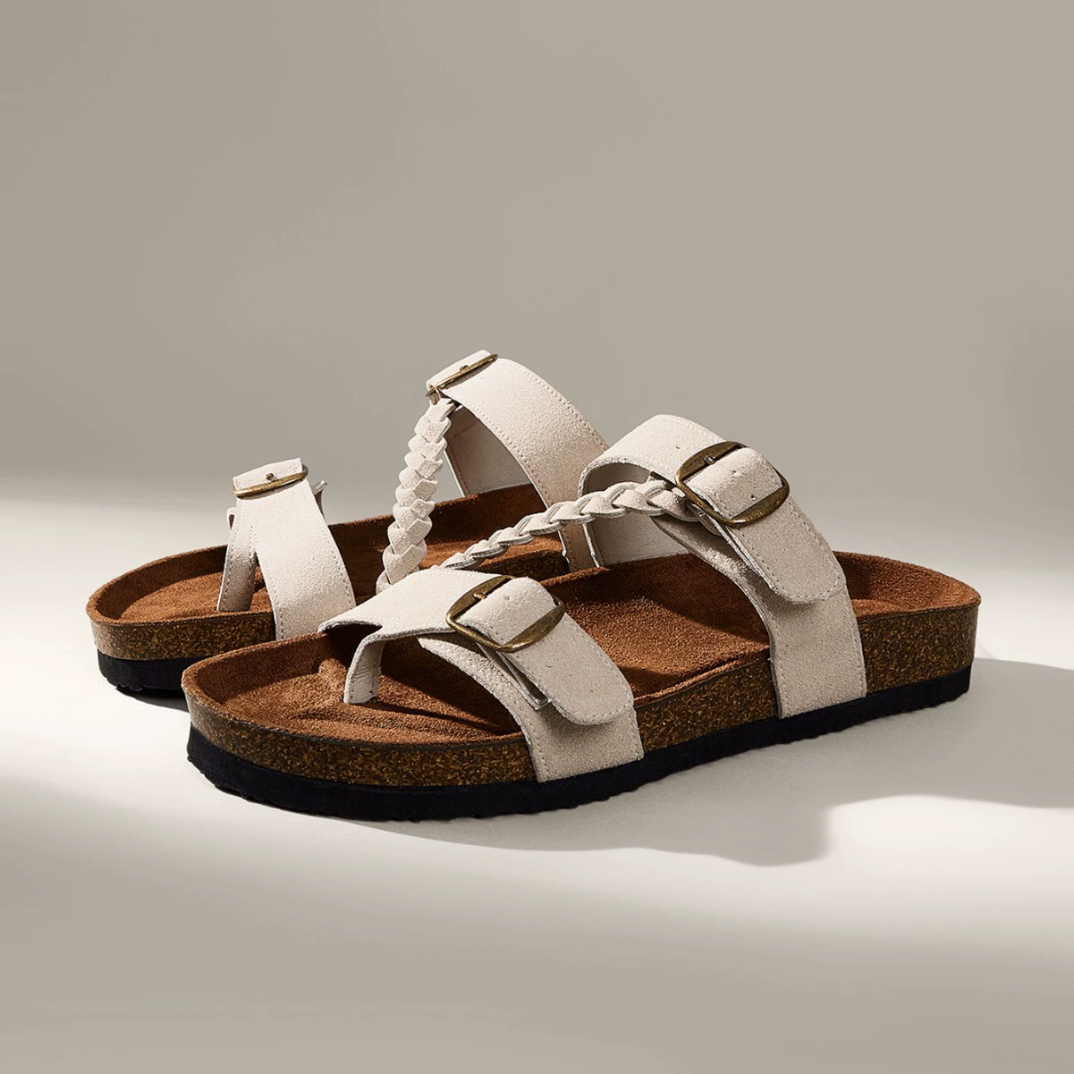 2025 Европейский вокзал Летний новый тканый пояс ремня пряжка на толстой подошве модные сандалии сандалии женские волны