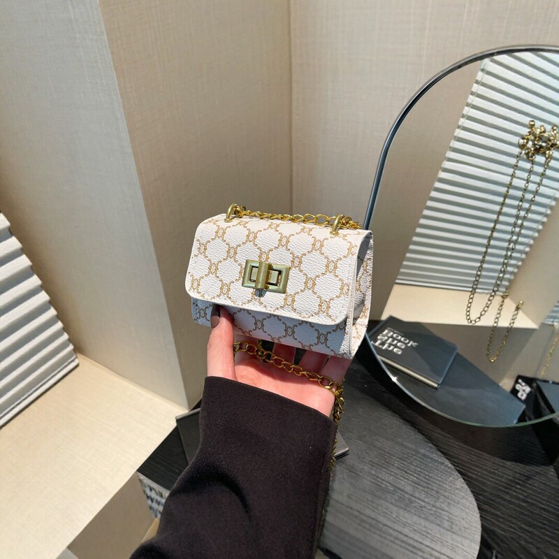 2026 new fashion monogram chain small square bag for women, versatile shoulder crossbody bag with retro texture, niche handbag