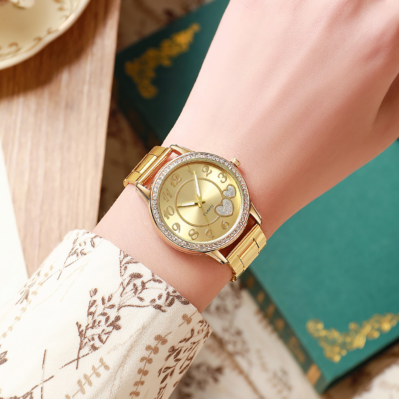 Nueva moda transfronteriza corazón de melocotón cinturón de acero reloj de cuarzo estudiante oro rosa amor diamantes mujer reloj plata al por mayor image 5