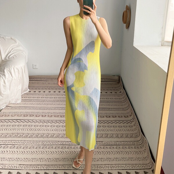Long fitted summer dress
