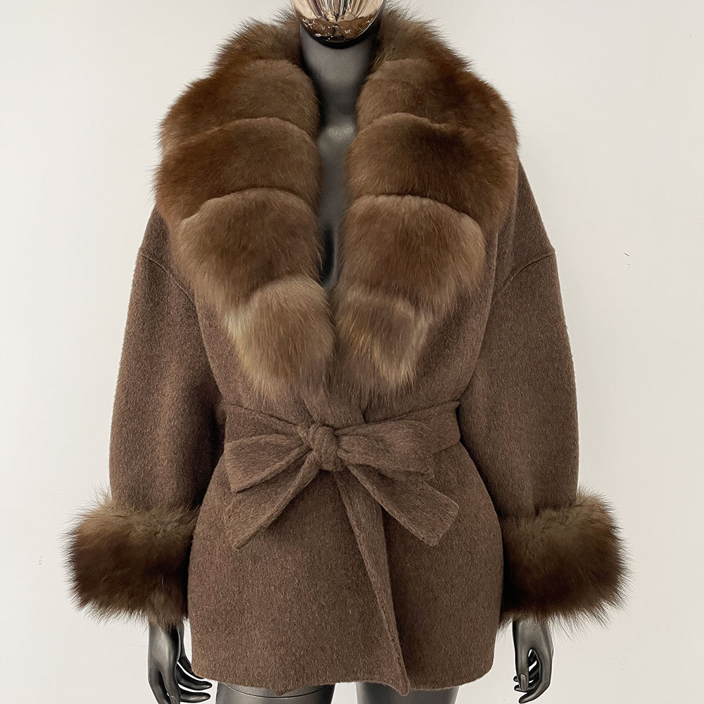 커피 + 모조 밍크