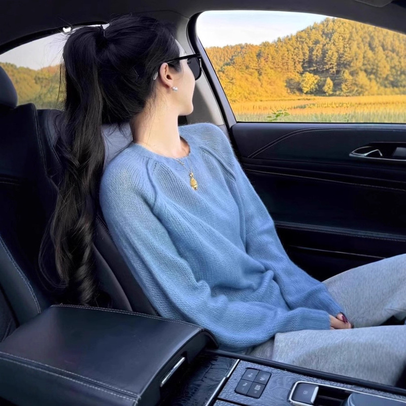 Blue Mohair Round Neck Knitwear for Women, a Very Good-Looking Early Autumn Outfit, High-End Soft and Waxy Inner Knitwear Top Blue Mohair Round Neck Knitwear for Women, a Very Good-Looking Early Autumn Outfit, High-End Soft and Waxy Inner Knitwear Top