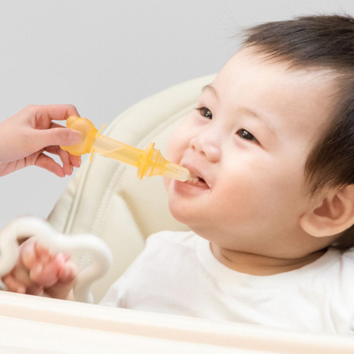 Source manufacturer baby medicine feeder frog anti-choking medicine feeder syringe silicone pacifier oral medication water feeder