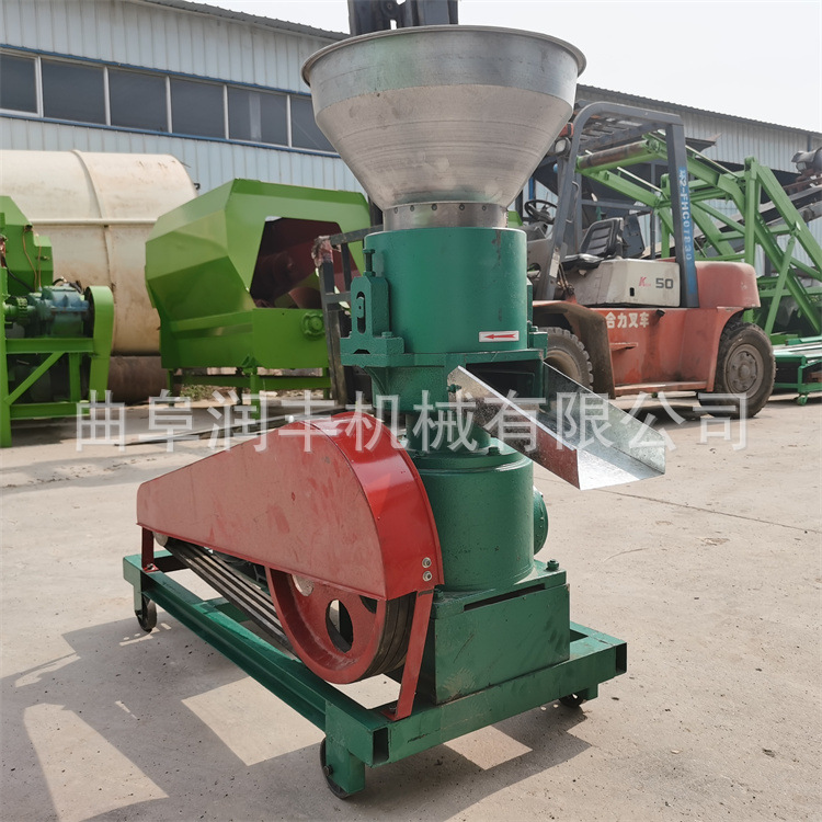 牛场压制饲料颗粒机玉米秸秆粉碎电动造粒机260型青储饲料制粒机