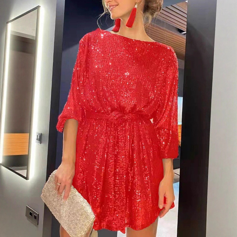 Sparkling Bead Dress Is Suitable for Holiday Parties, an Elegant Little Dress with a Refined Look