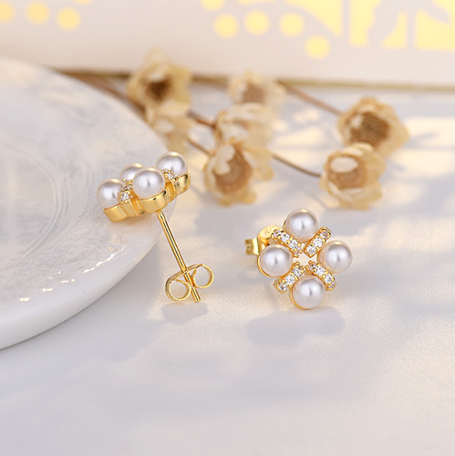 New fashion s925 silver needle earrings Korean style new gentle flower pearl earrings cold style earrings for women