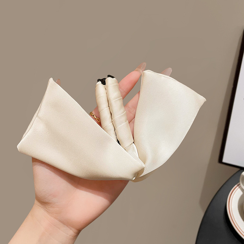 Nuevo estilo coreano clip de plátano de satén femenino clip vertical de alta calidad cola de caballo oreja de conejo horquilla de cabeza trasera rasguño al por mayor