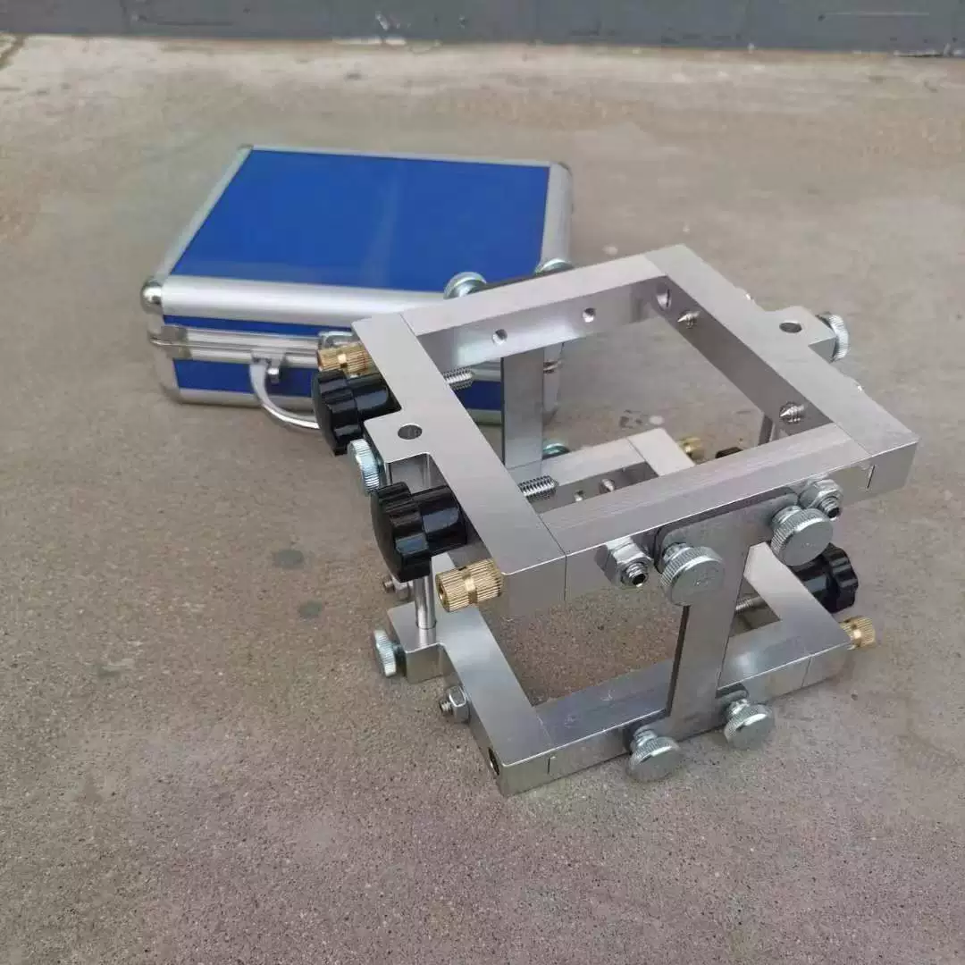 Приспособление для осевого растяжения бетона Измерительный прибор для измерения модуля экстремального растяжения