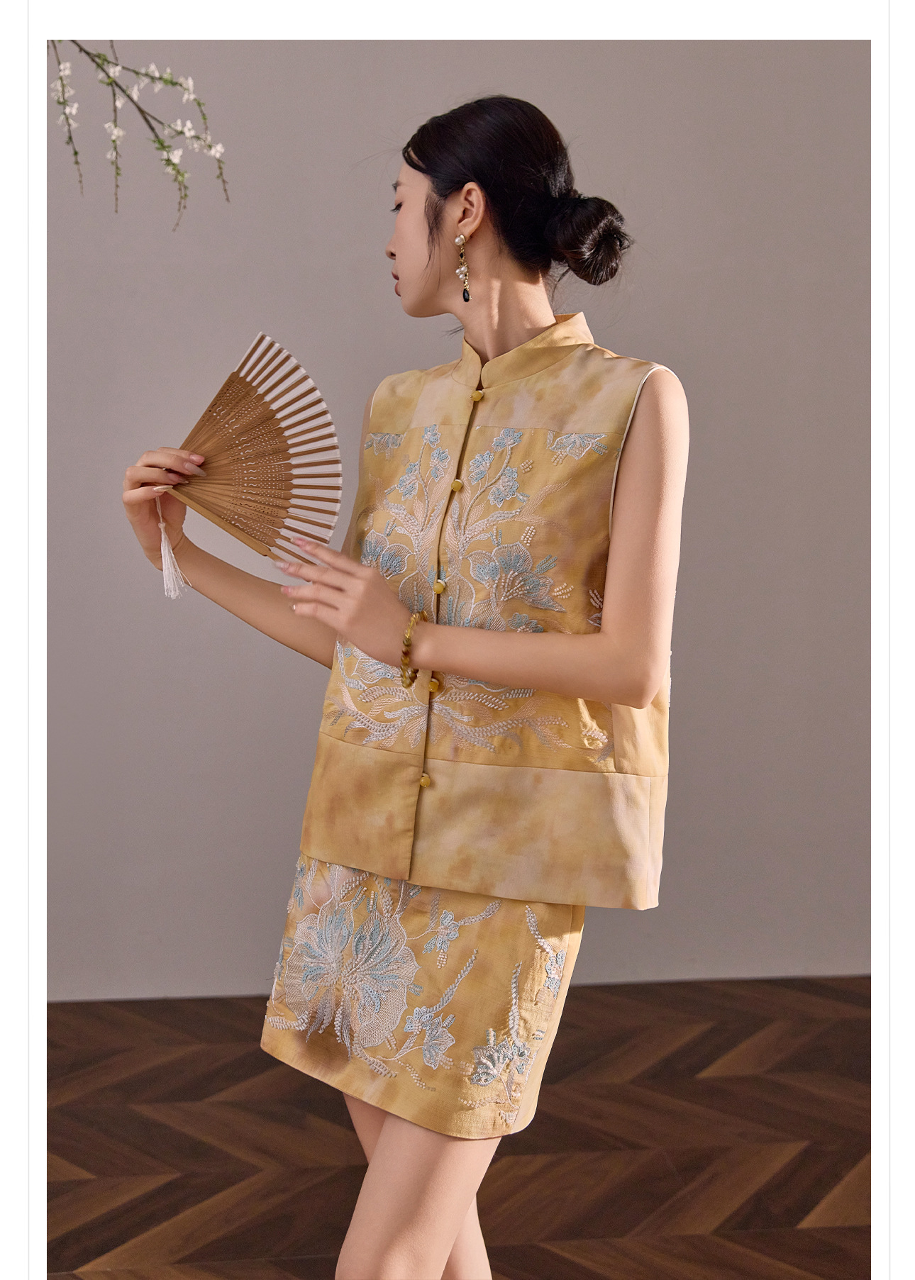 Bộ vest chân váy cổ đứng thêu họa tiết nặng cao cấp mùa hè ZX N6005 — áo vest màu vàng, váy màu vàng, váy xanh chi tiết 26