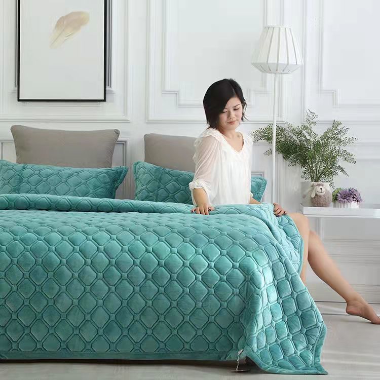 En stock Cubierta de cama de terciopelo de cristal de tres piezas conjunto de cuatro estaciones universal acolchado hoja de cama tatami leche cubierta de cama de terciopelo al por mayor