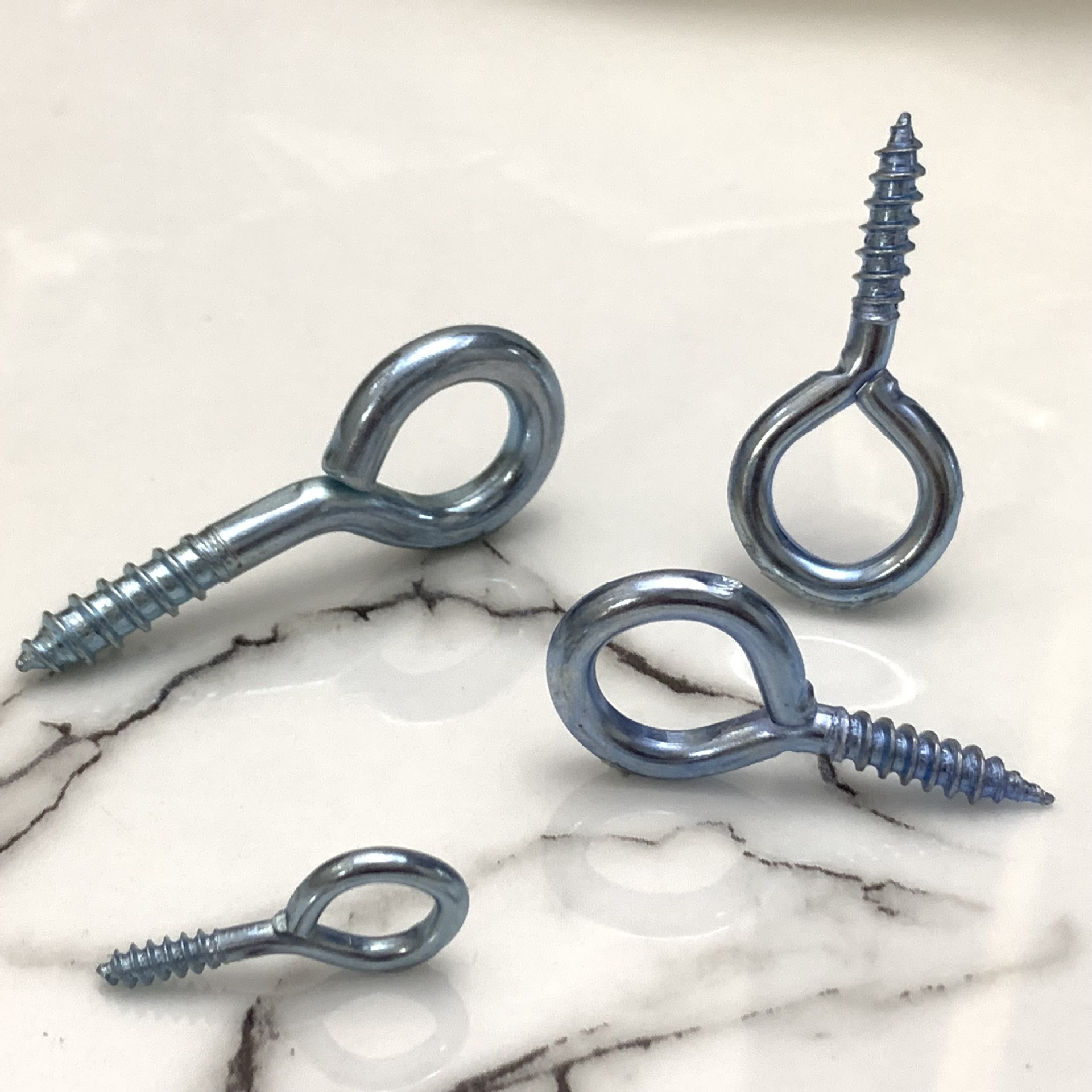 闭口O型自攻羊眼圈铁制挂钩开口灯钩问号9字羊角钉包塑镀铜杯钩