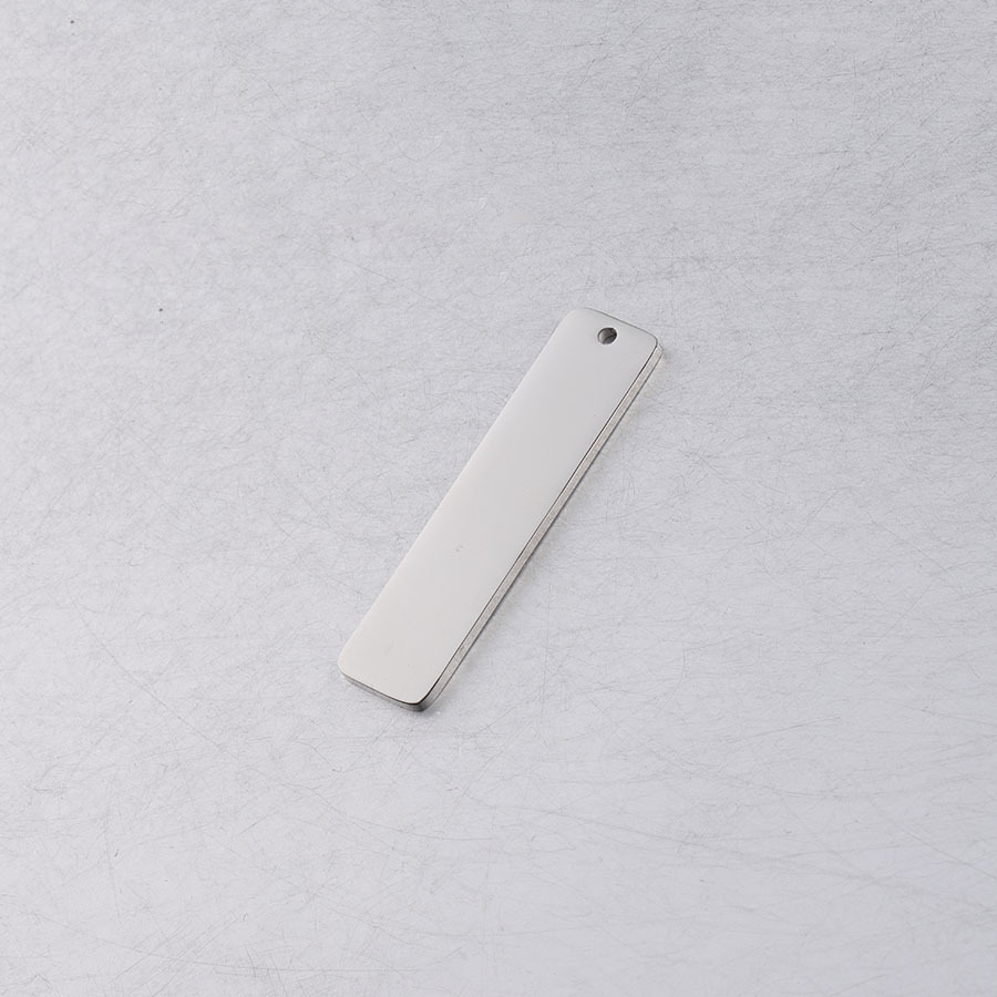 1 Piece Quantity 1 Piece 40 * 10mm Hole 1~1.9mm 304 Stainless Steel Customization Laser Engraving Solid Color Rectangle Pendant Pendant