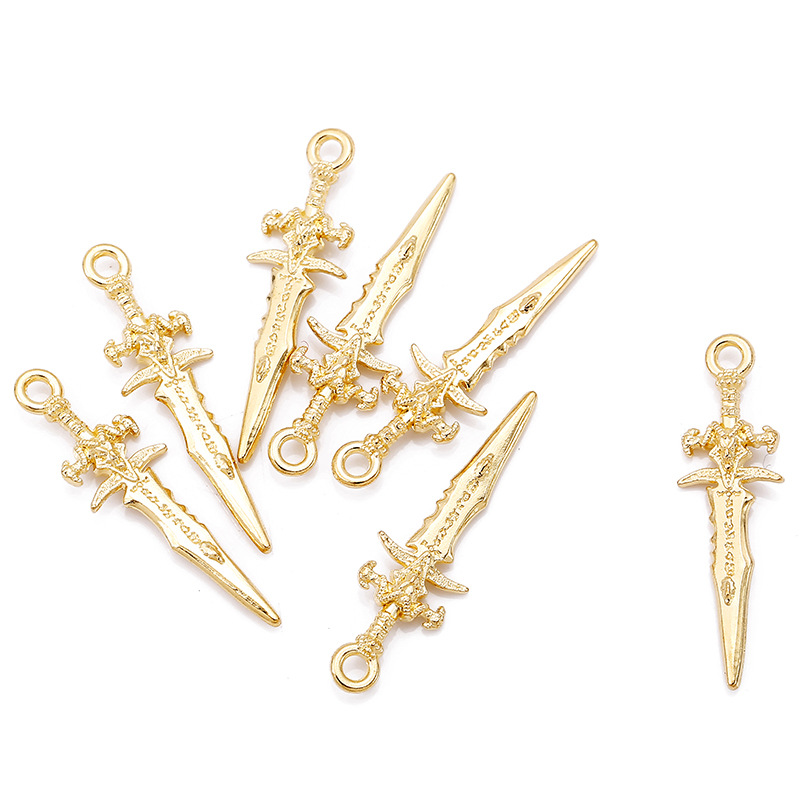Aleación arma espada collar pulsera pequeño colgante DIY joyería accesorios M70