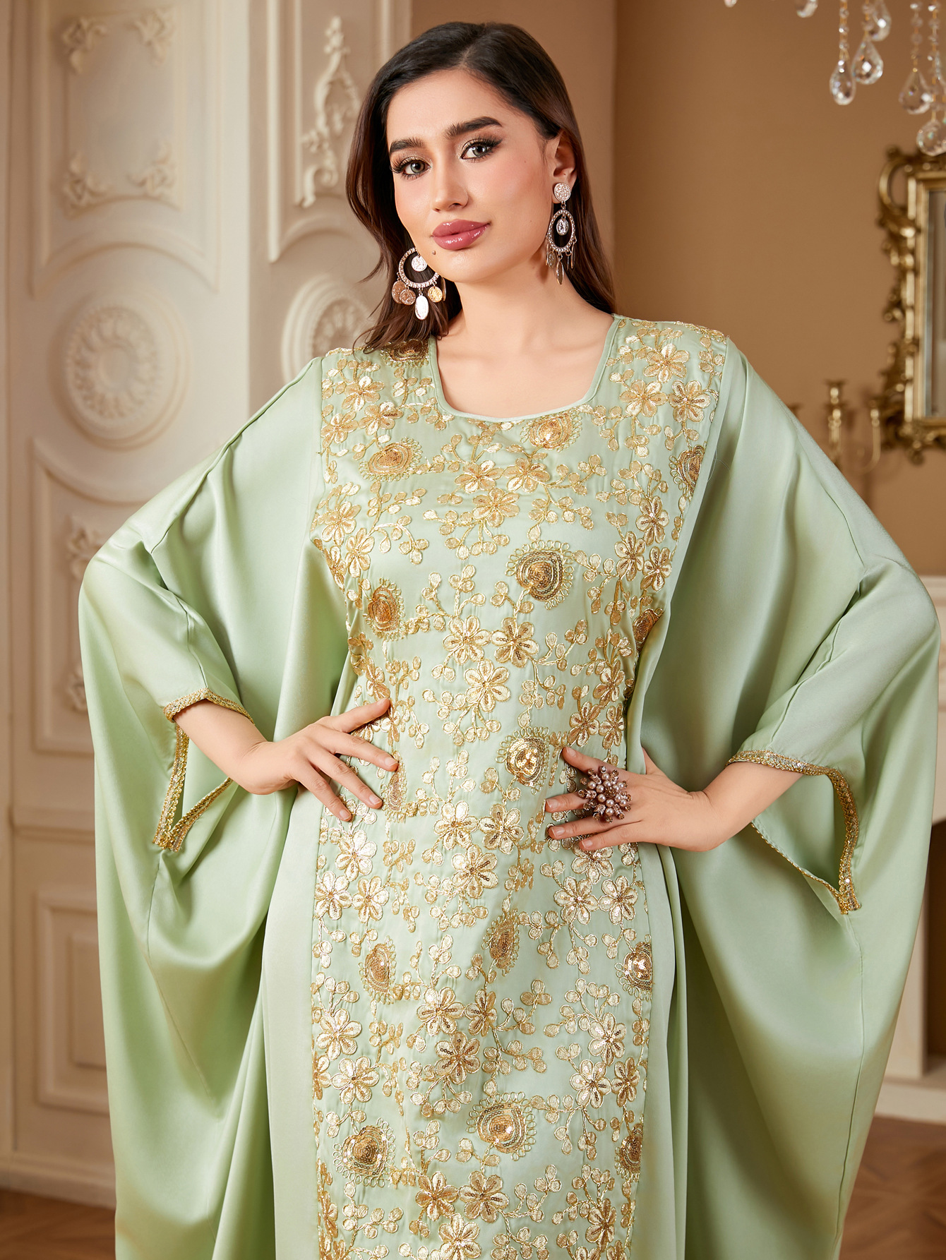 Embroidered Muslim Dress With Batwing Sleeves And Sequined Details_voghion.com