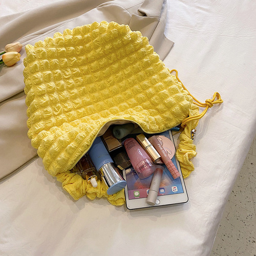 Korean Instagram mesh cloud pattern fashionable large capacity crossbody bag for women 2024 new bubble pleated shoulder bag