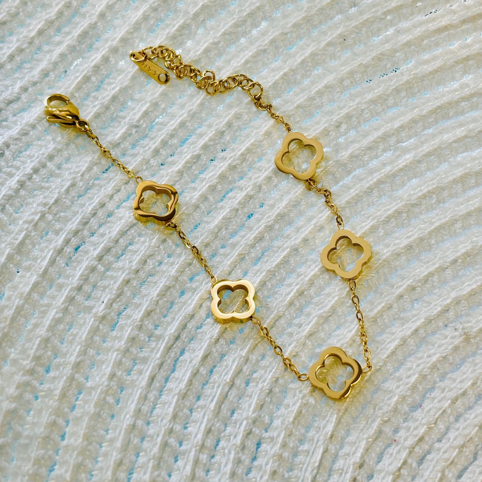 중공 네잎 클로버 팔찌 골드