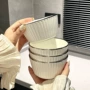 女生早餐吃饭家用粥碗