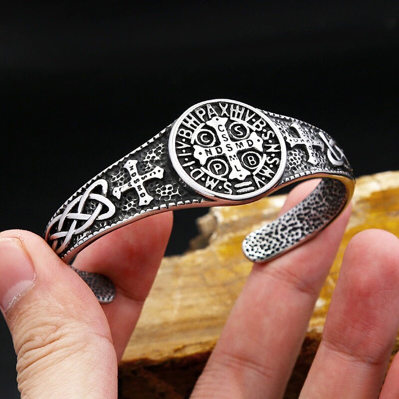 Popular Foreign Trade Viking Ketel Knot Cross Bracelet Stainless Steel Men's Jewelry Retro Exorcist C-Shaped Bracelet Popular Foreign Trade Viking Ketel Knot Cross Bracelet Stainless Steel Men's Jewelry Retro Exorcist C-Shaped Bracelet