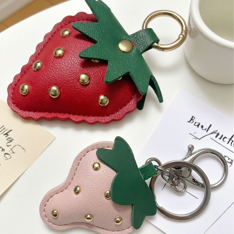 DIY handmade accessories: leather three-dimensional strawberry pendant, backpack charm, keychain accessory, decorative pendant accessory DIY handmade accessories: leather three-dimensional strawberry pendant, backpack charm, keychain accessory, decorative pendant accessory