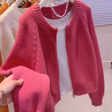 玫红色短款毛衣外套女秋季2025新款韩版宽松慵懒外穿拉链针织开衫