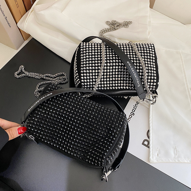 여자 가방 2025 새로운 도착 유행 가방 여자 간단한 올 매치 작은 광장 가방 한국 스타일 유행 어깨 크로스 바디 가방 ·