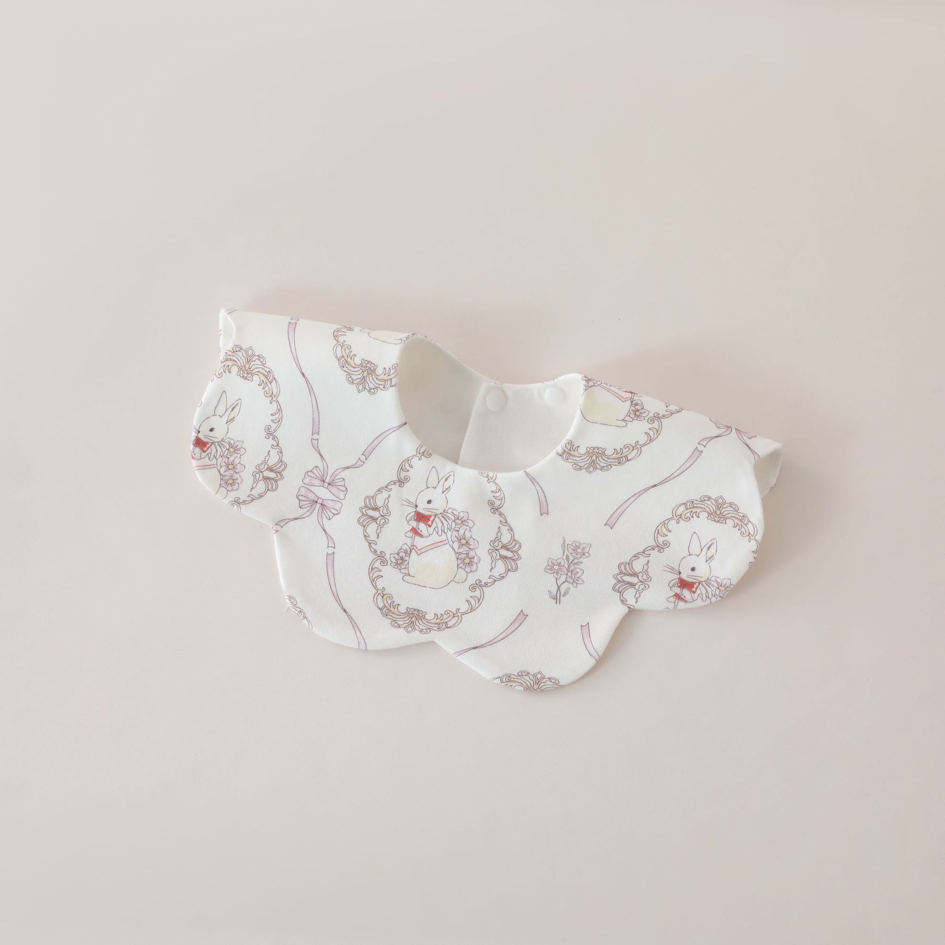 Rabbit roaming petal mouth towel