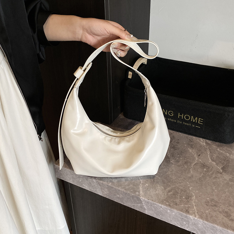 2025 Korean New Style Shoulder Bag, Versatile Dumpling Bag, Niche Pleated Cloud Bag, High-End Design Crossbody Bag