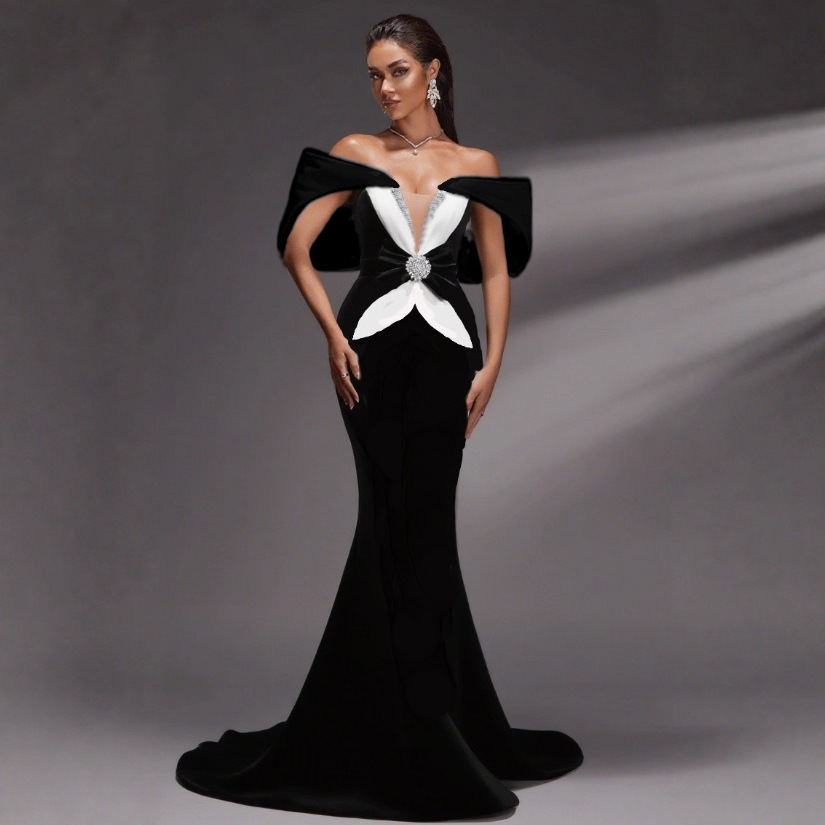 In-Stock Autumn New Arrival Off-Shoulder Patchwork Long Trailing Velvet Dress with Elegant Temperament