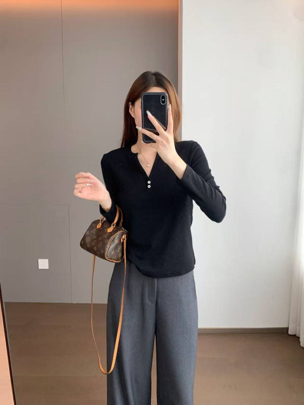 精致时髦 兰精天丝精棉柔软亲肤修身版半开V领纽扣打底衫603032|undefined