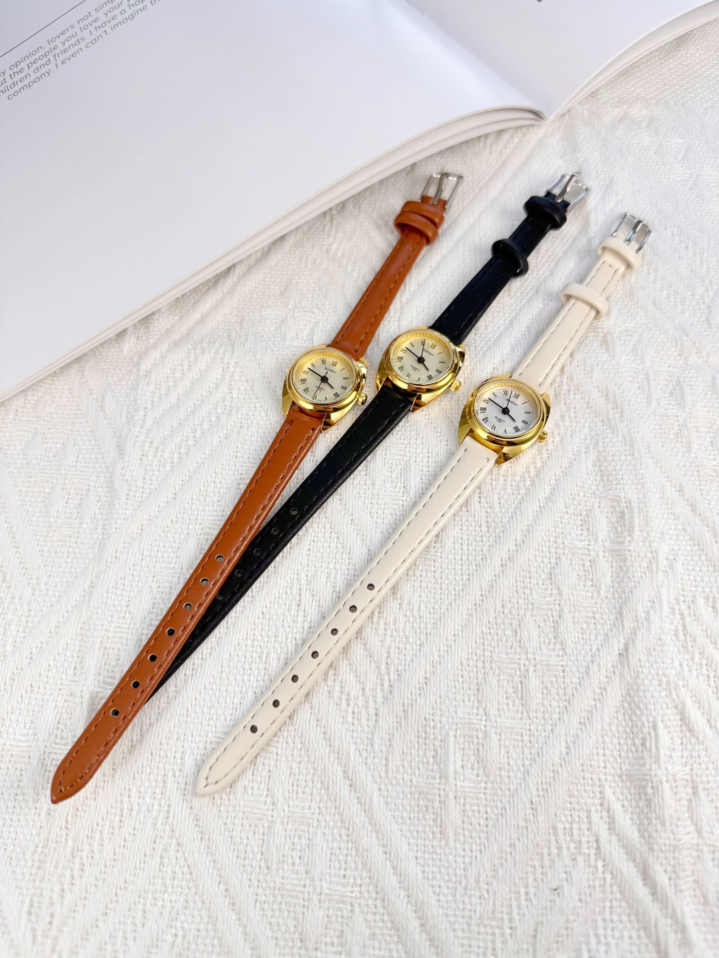 Women's Gender Casual Geometric Concealed Buckle Quartz Women's Watches