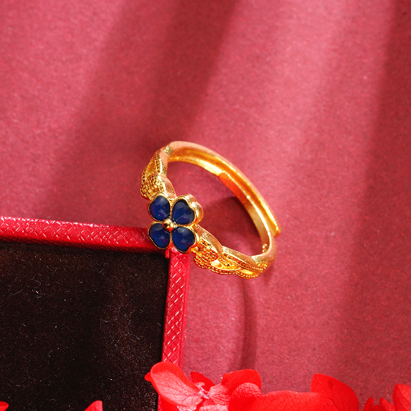 Anillo de flores de cuatro hojas j23544