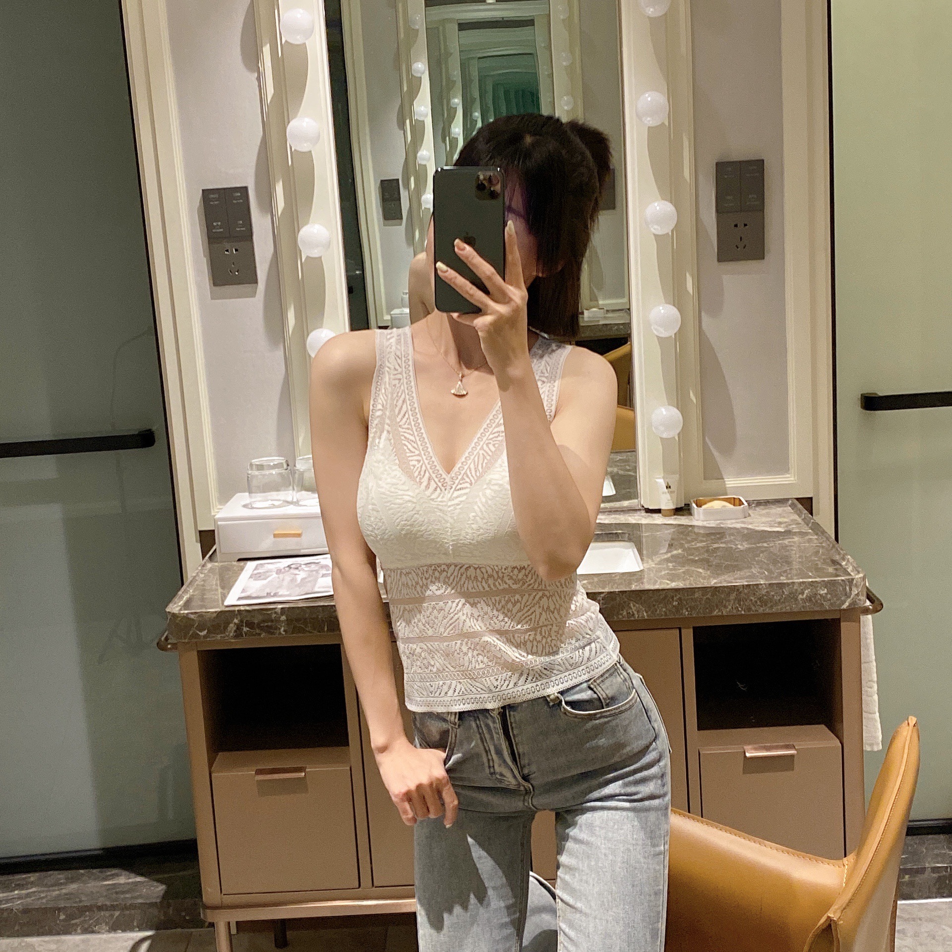 BD9536C2BE9599C64D561822ABF8BE