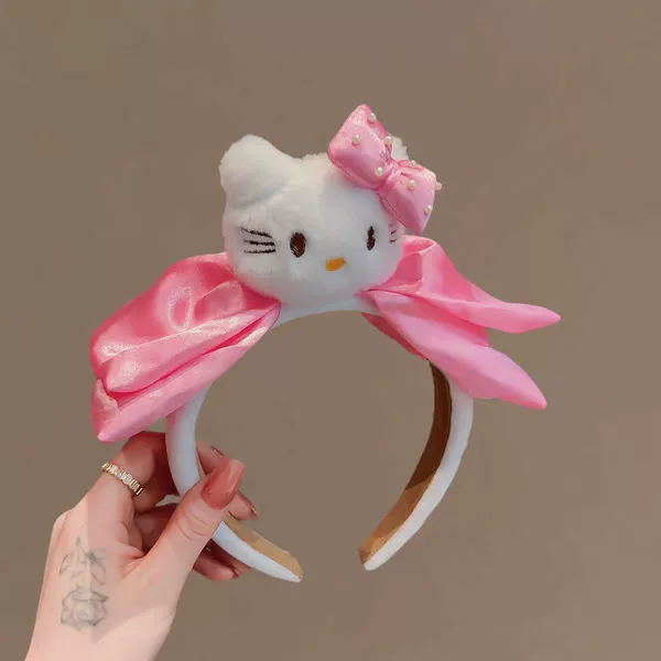 Cartoon KT cat white