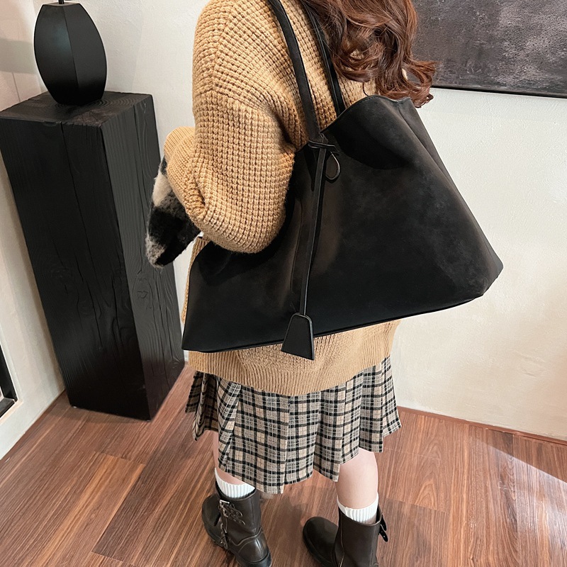 Cross-Border Retro Women's Suede Matte Tote Bag, Large Capacity Shoulder Bag For Work And Commuting, High-End Underarm Bag - Thumbnail 3