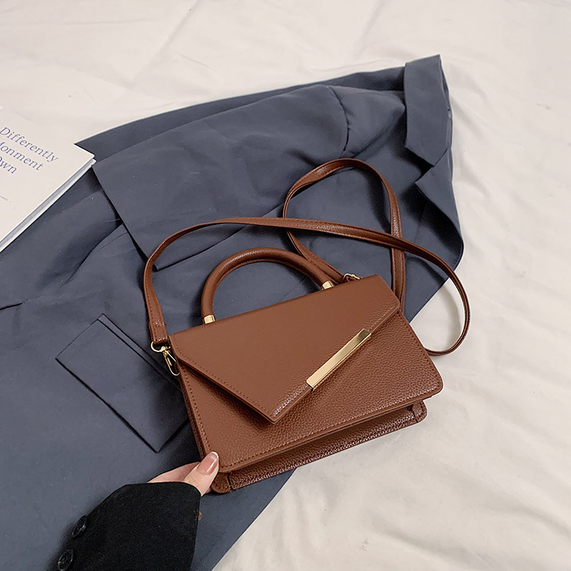 2024 otoño y invierno nuevo estilo versátil bolso de mano de este año popular retro nicho diseño mochila pequeña bolsa cuadrada